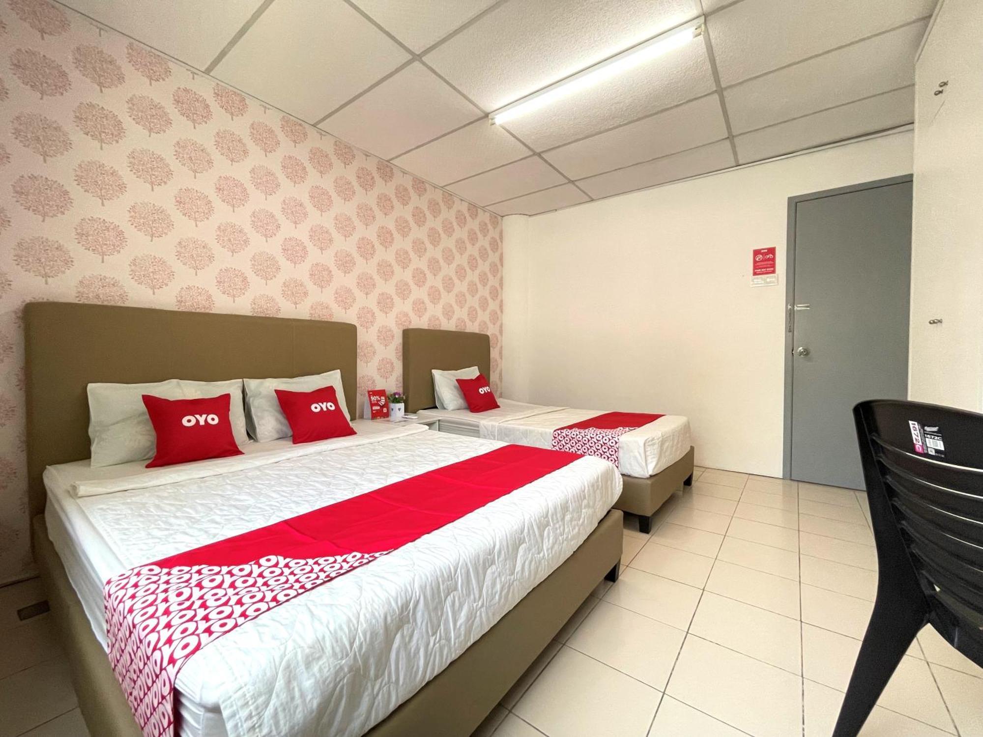 Oyo Home 90326 Wg Guest House George Town Extérieur photo