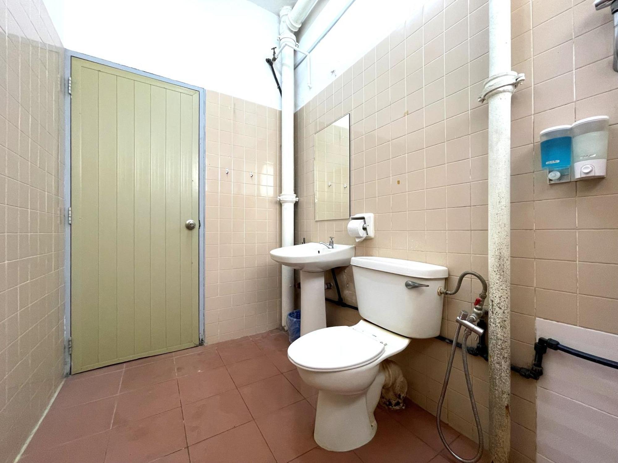 Oyo Home 90326 Wg Guest House George Town Extérieur photo