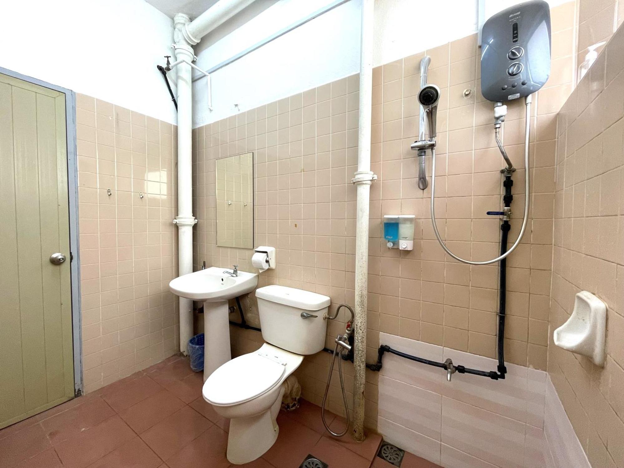 Oyo Home 90326 Wg Guest House George Town Extérieur photo